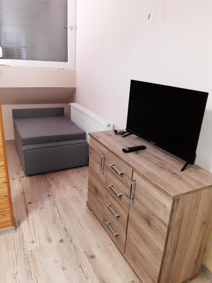 Boglarka Apartman 久洛 外观 照片