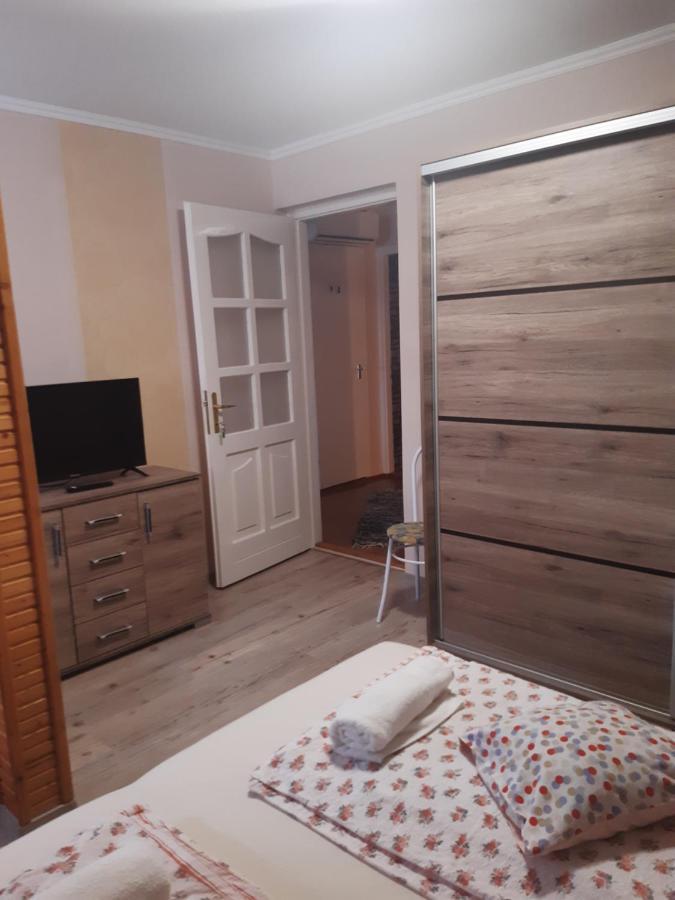 Boglarka Apartman 久洛 外观 照片