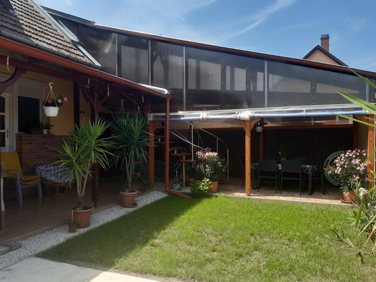 Boglarka Apartman 久洛 外观 照片