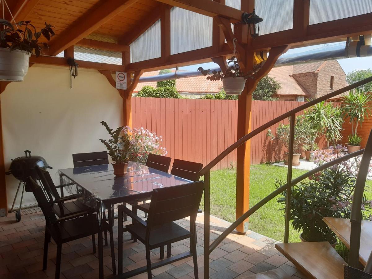 Boglarka Apartman 久洛 外观 照片