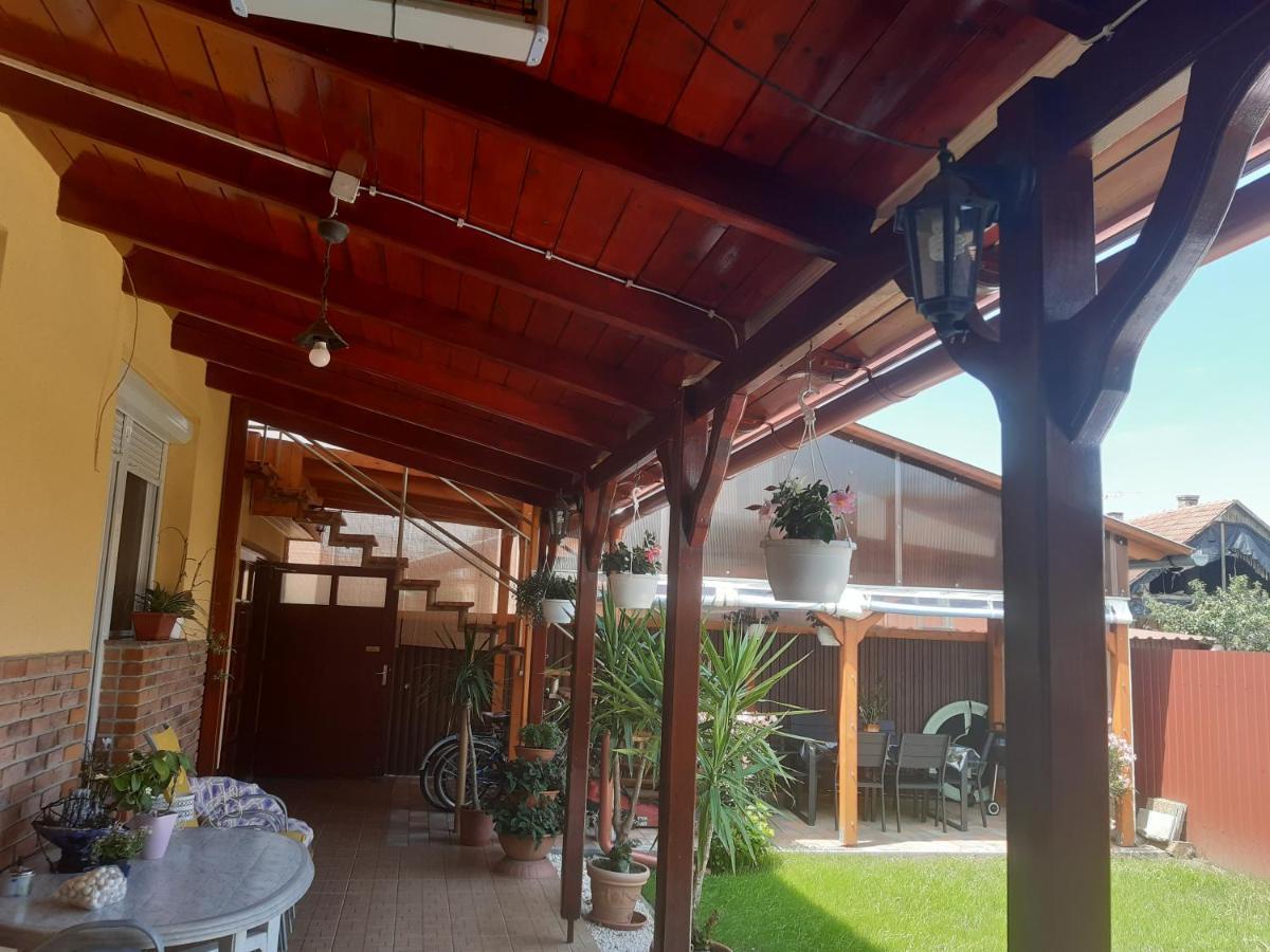 Boglarka Apartman 久洛 外观 照片