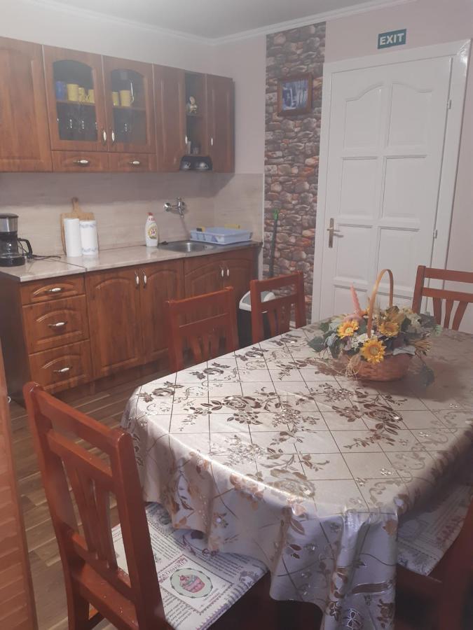 Boglarka Apartman 久洛 外观 照片