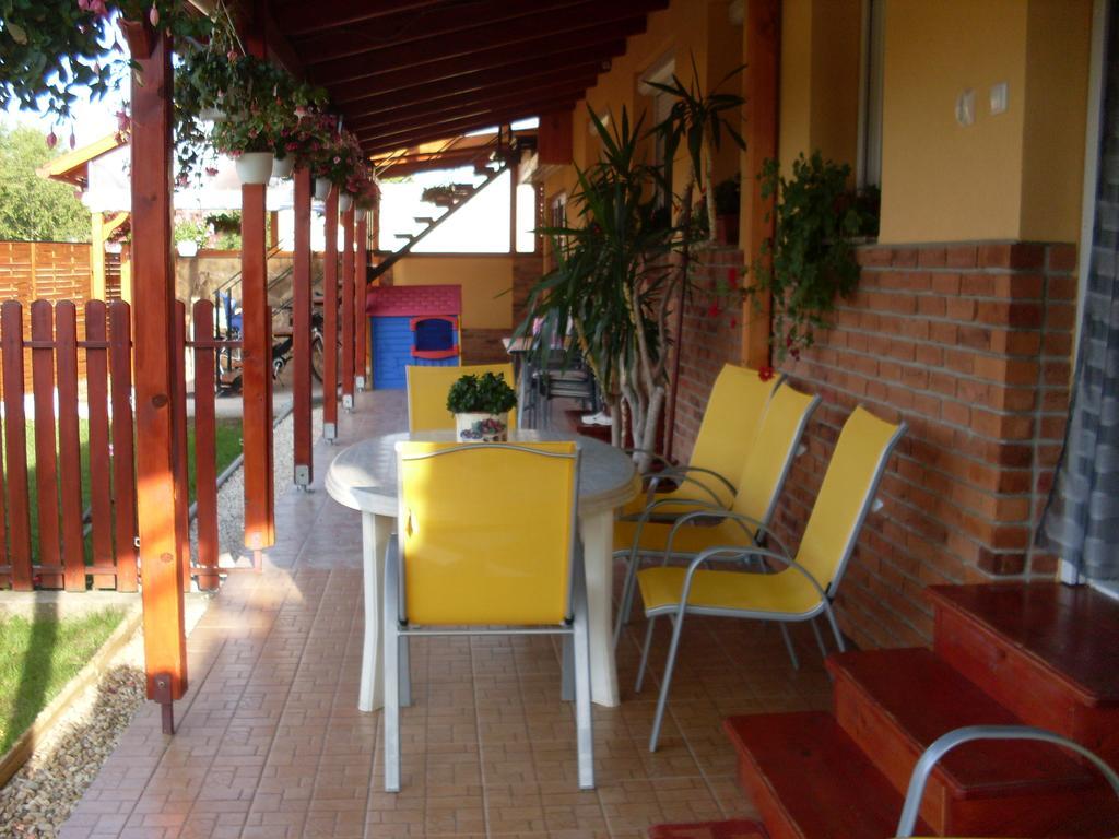 Boglarka Apartman 久洛 外观 照片